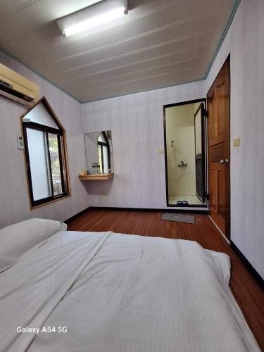 Checheng Cabin | 墾丁溪之谷樹屋農場民宿
