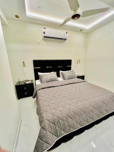 Hassan Abdal Apartment | 18 Square