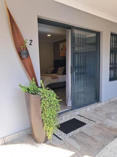 Umtentweni Bed & Breakfast | 8 On Eagle Bed & Breakfast Room 2
