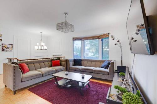 Saint-Hubert Villa | Le 5155 Charmante Villa près du centre-ville MTL