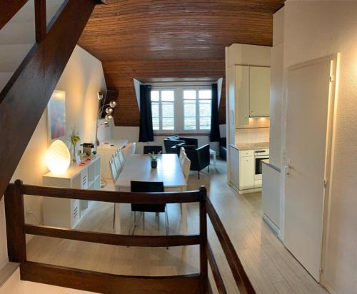 Neuchatel Hotel | Superbe Duplex Vue Château et Lac