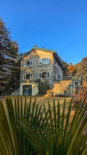 Shimla House | Master Bedroom Near Chail Sanctuary Woodrose Est