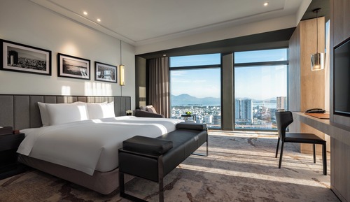 Premium Room, 1 King Bed, Accessible, River View (Club Lounge Access)