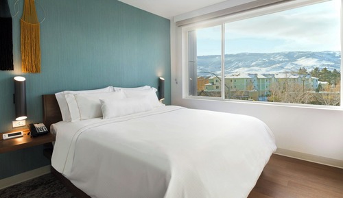 Suite, 1 Bedroom (Mobility/Hearing Access, Roll-In Shwr)