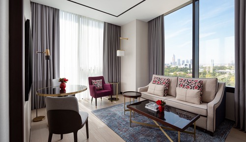 Suite, 1 King Bed, Club Lounge Access (High Floor)