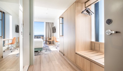 Standard Room, 1 King Bed, Bay View