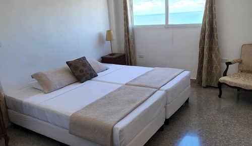Classic Apartment, 3 Bedrooms, Sea View, Tower