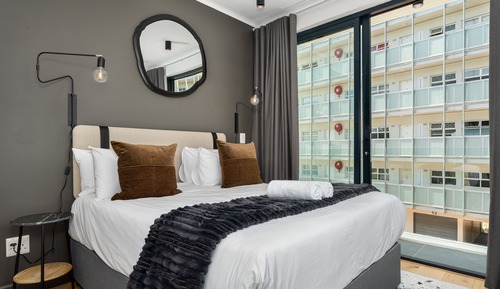 Deluxe Apartment