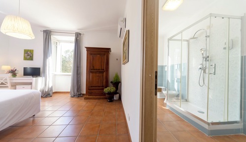 Basic Room, 1 Double Bed BUCEFALO