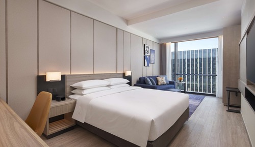 Garden View King Bed (with sofa bed)