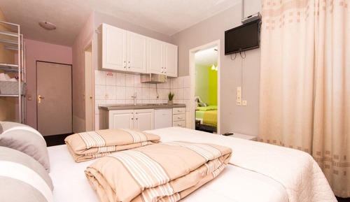 Apartment (One Bedroom Apartment with Balcony an)