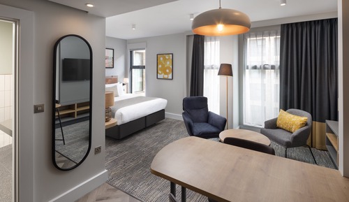 Studio Suite, 1 King Bed, Kitchenette