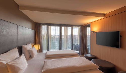 Junior Suite, 1 King Bed, Balcony