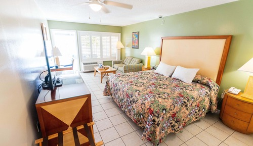 Standard Room, 1 King Bed, Non Smoking, Balcony