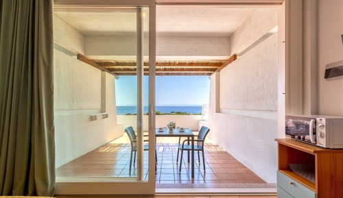 Studio, Sea View