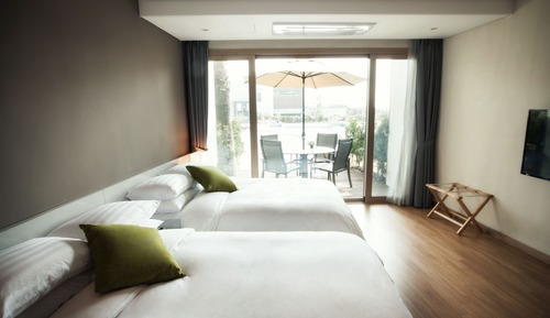 Family Twin Room, Pool View (Main Building)