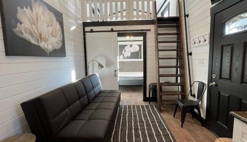 Tiny Home Suite Sleep 8