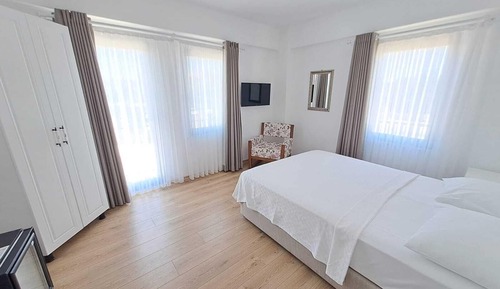 Deluxe Room, Balcony, Garden View