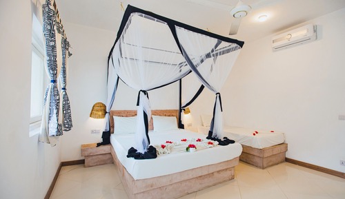 Classic Room, 1 Bedroom, Pool View, Beachside