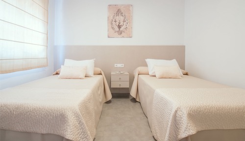 Twin Room (small)
