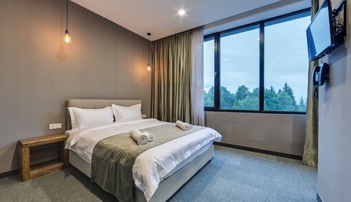 Classic Room, Multiple Beds, Pool View
