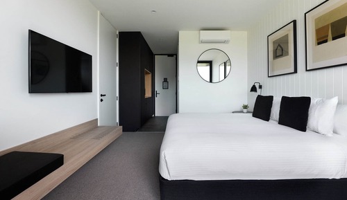 Signature Suite