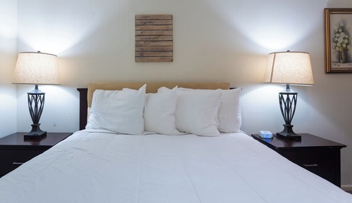 Queen Bed Suite with Kitchen, Bay View