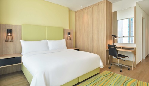 Studio, 1 King Bed, Non Smoking, Partial Sea View