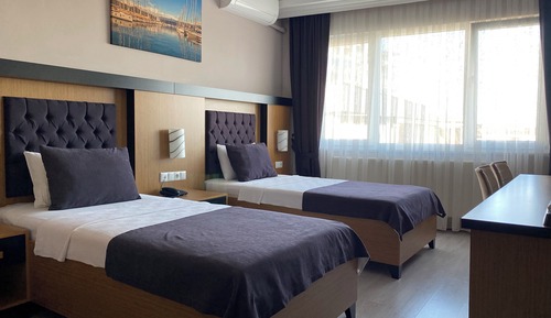 Standard Twin Room