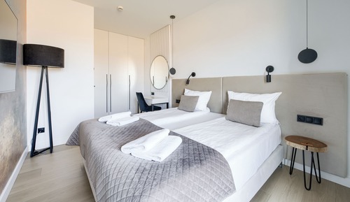 Apartment (207D)