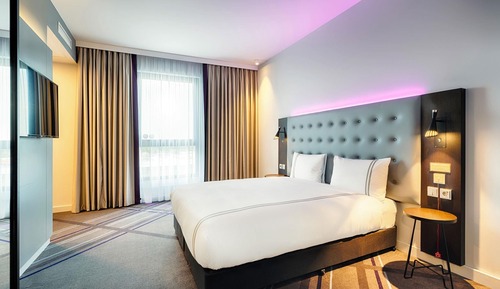 Double Room, Roll-in Shower