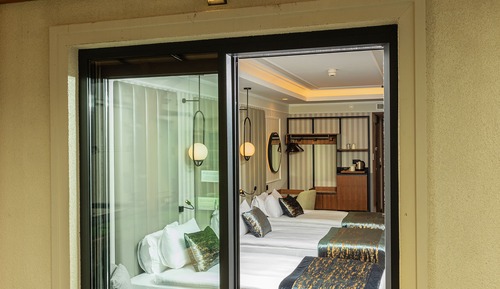 Basement Triple Room  With Balcony