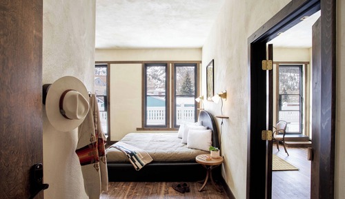 Balcony Suite East