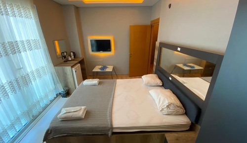 Economy Room