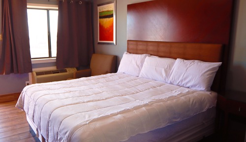 Basic Room, 1 King Bed, Non Smoking