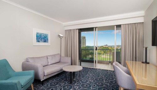 Deluxe King Suite