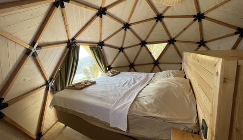 Design Room, Sea View