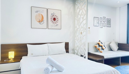 Design Studio, 1 Queen Bed