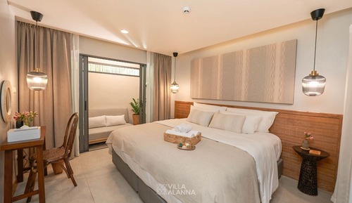 KHU-MUANG SUITE