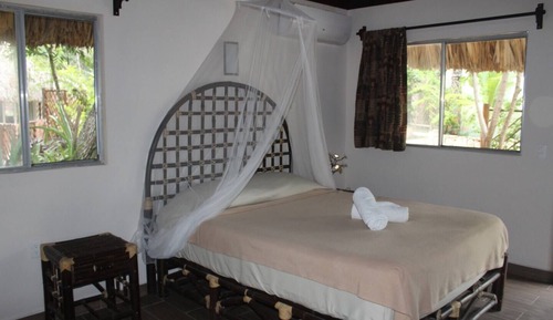 Traditional Cabin, 1 King Bed, Kitchenette