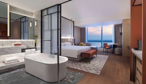 Room, 1 King Bed, Lake View