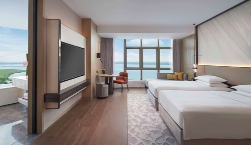 Deluxe Room, Multiple Beds, Lake View