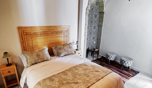 Deluxe Room (Nasrine)
