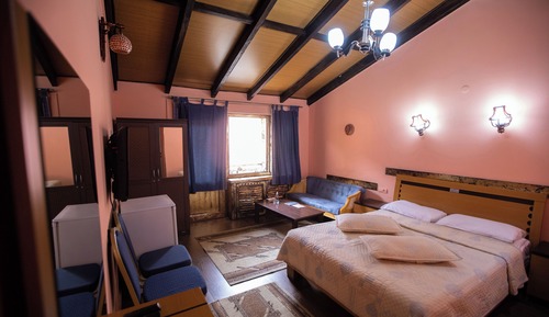 Basic Double Room, Garden View