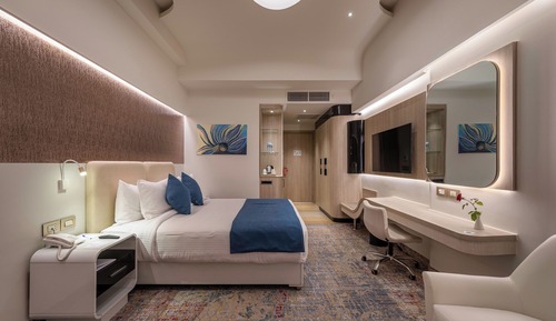 Royal Suite, Balcony, Garden View
