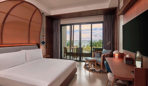 Room, 1 King Bed, Roll-in Shower, Balcony