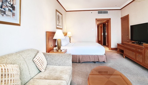 Superior King Room With City View