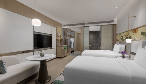 Standard Room, 2 Twin Beds (Canal View)