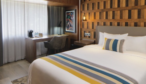 Standard Room, 1 Queen Bed
