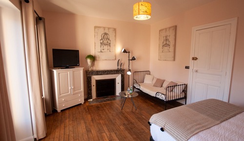 Basic Double Room, 1 Queen Bed